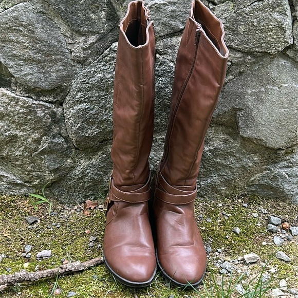 Express riding boots/tall brown boots, size~8 - Picture 2 of 6
